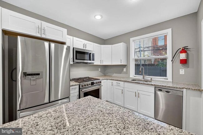 Building Photo - 1333 S Newkirk St