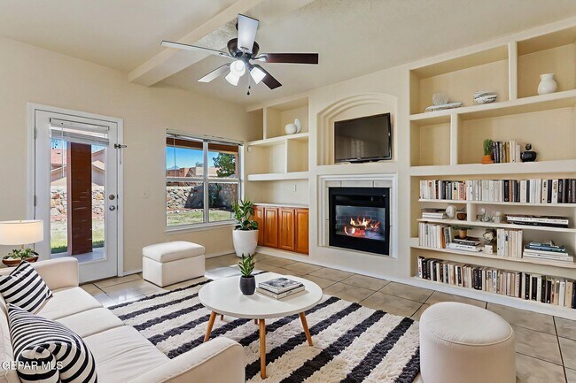 Building Photo - 6377 Franklin Ridge Dr
