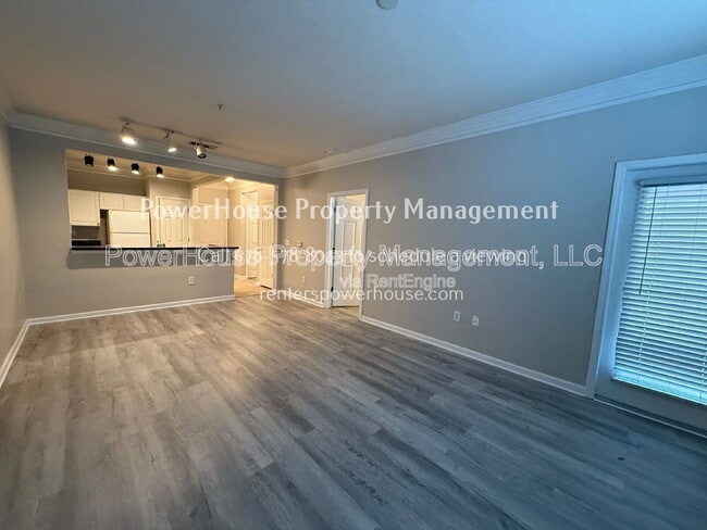 Building Photo - 1850 Cotillion Dr