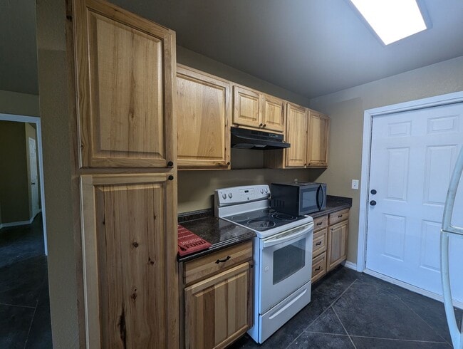 Building Photo - All Electric 2/2 Patio Home in Sulphur Rock