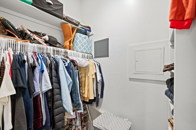 Building Photo - Luxury 4BD, 6BA Cherry Creek Home with 4 Outdoor Spaces