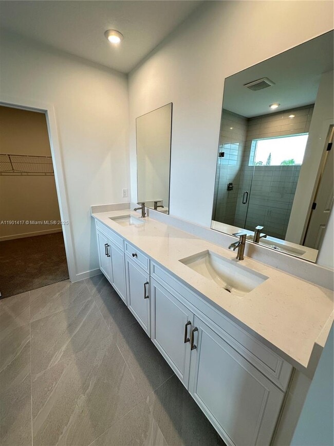 Building Photo - 7262 Lenora Ln