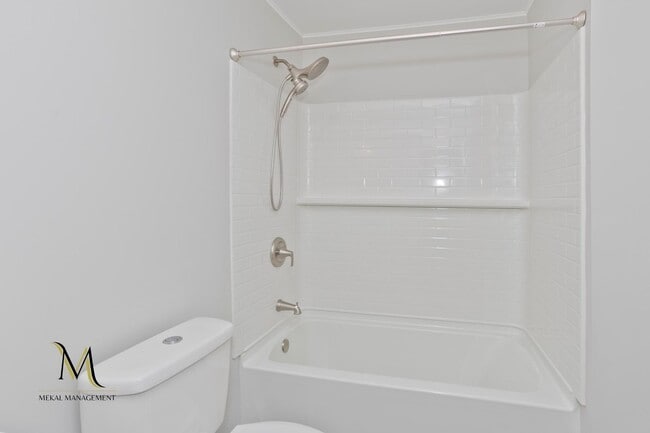 Building Photo - Single-Level Living! 3 Bed Ranch with Mode...