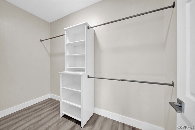 Building Photo - 15401 Adelay Ct