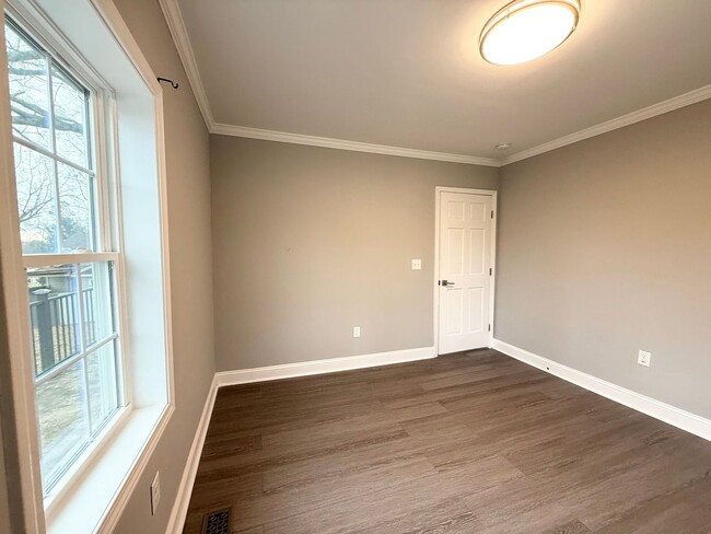 Building Photo - Renovated 2BR Home Minutes from Downtown Hickory – Washer & Dryer Included!