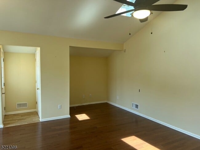 Building Photo - 43 Muller Pl