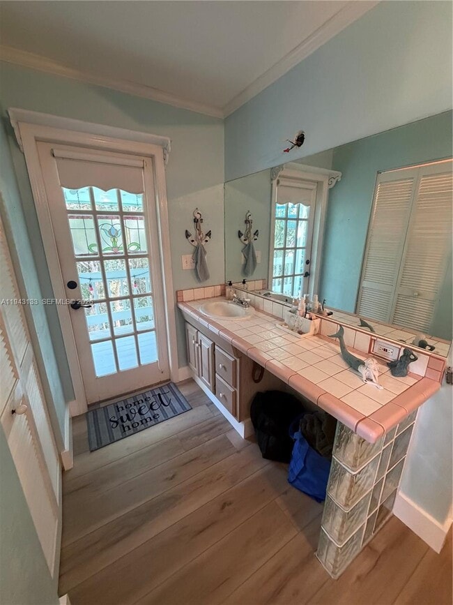 Building Photo - 61 Central Ave