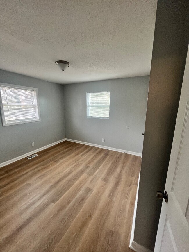 Building Photo - 2601 Dundeen St