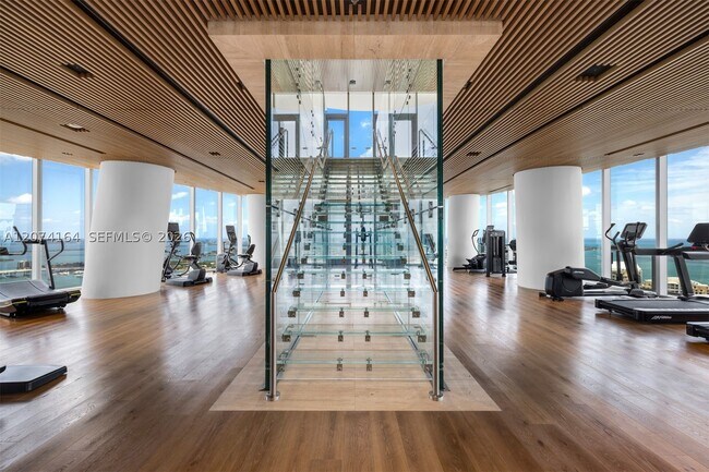 Building Photo - 300 S Biscayne Blvd