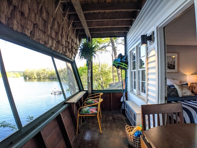 Building Photo - 885 Laconia Rd