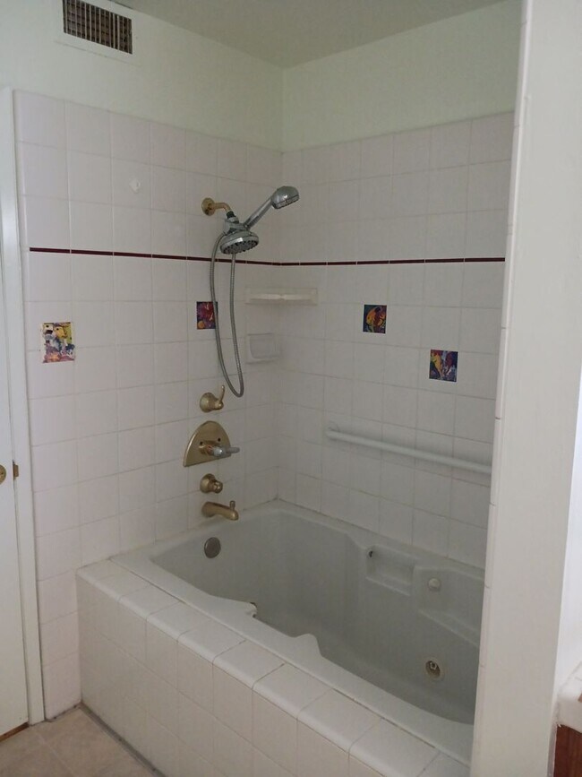 Building Photo - Duplex for RENT!