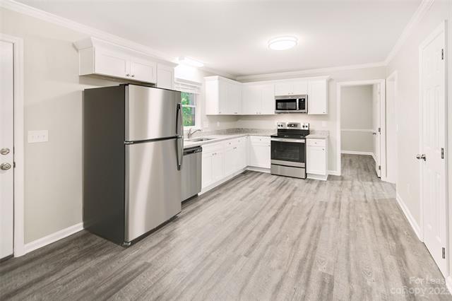 Building Photo - 5806 Katrine Ct