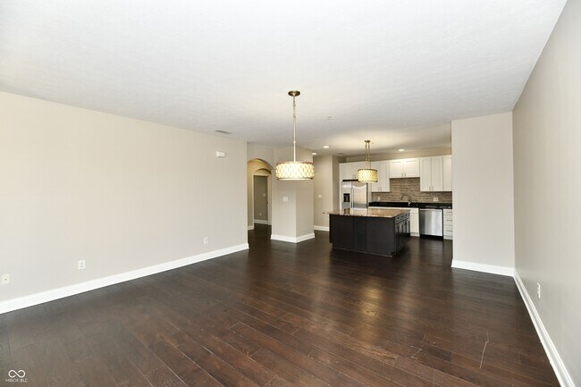 Building Photo - 8555 One W Dr