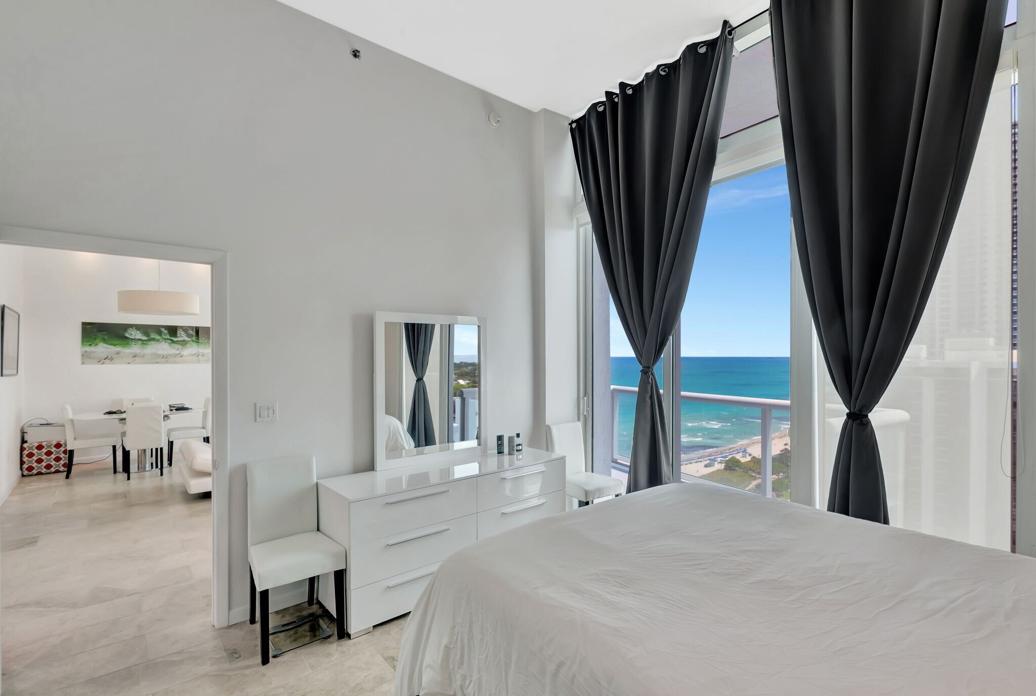 Building Photo - 6515 Collins Ave
