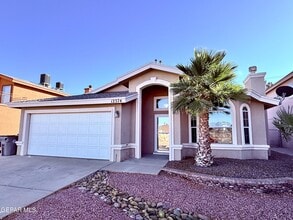 Building Photo - 12374 Paseo Lindo Dr