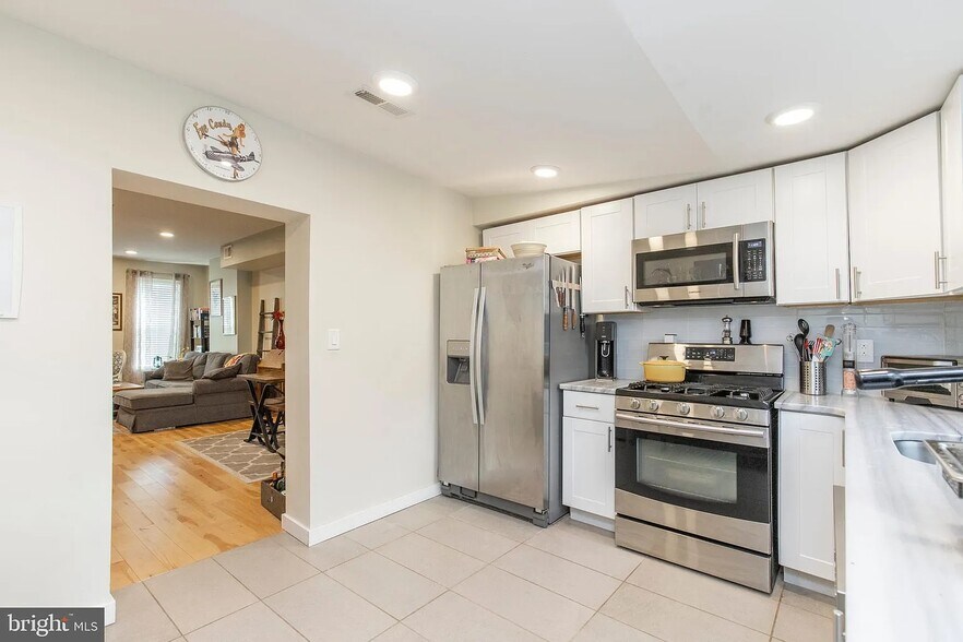 Building Photo - 1808 S Chadwick St