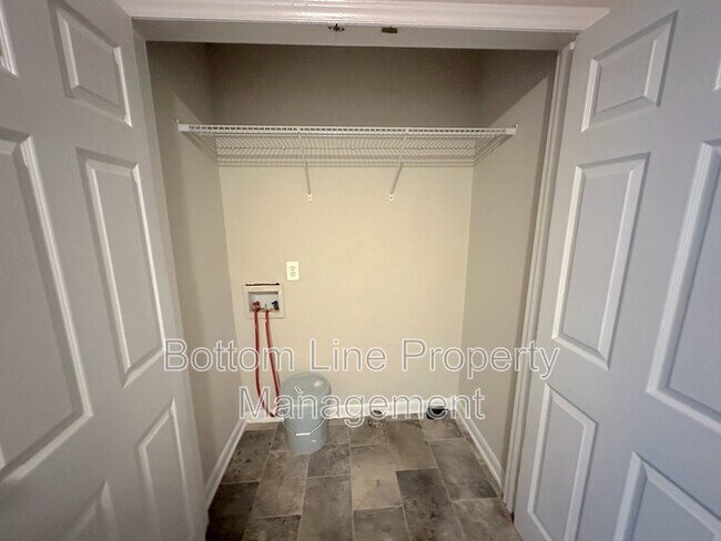 Building Photo - 1713 Longleaf Dr