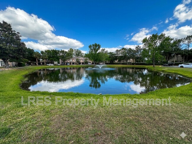 Building Photo - 2825 Cliffe Ct
