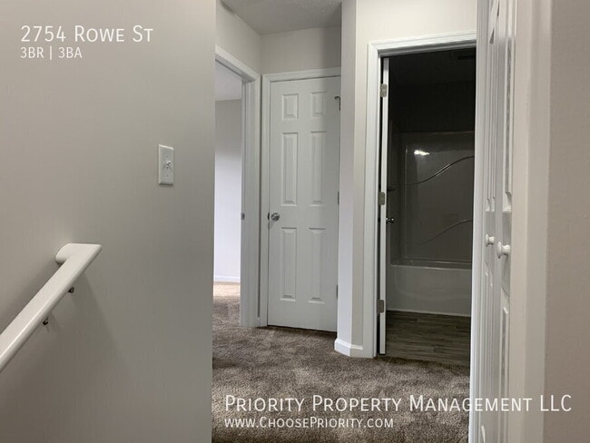 Building Photo - 2754 Rowe St