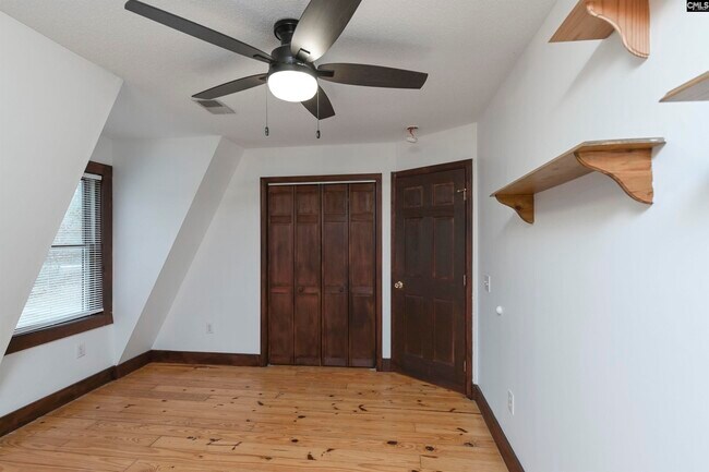 Building Photo - 150 Laura Ln