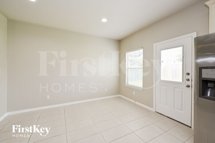 Building Photo - 7215 Foxtail Mdw Ct