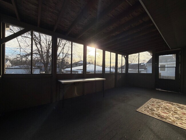Building Photo - 450 E Mulberry Ct