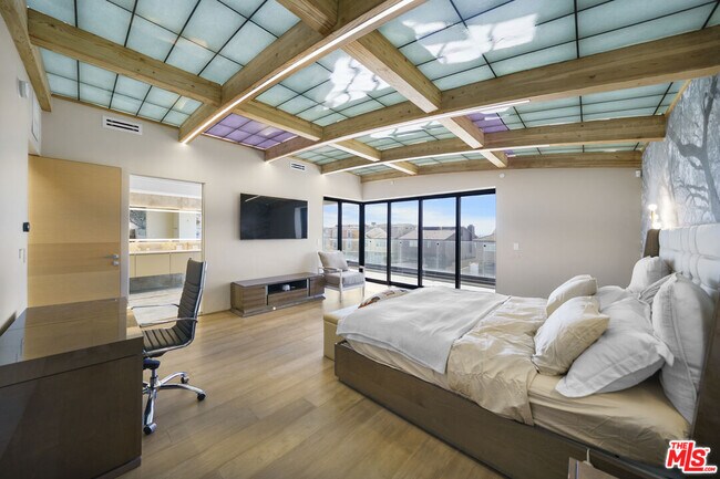 Building Photo - 1500 Ocean Dr