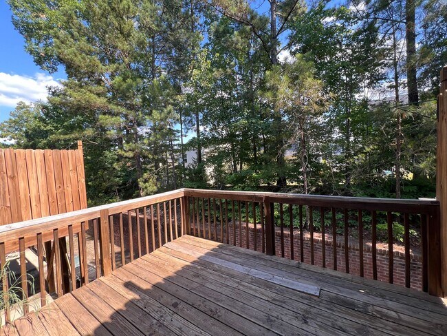 Building Photo - Excellent 4BD, 3.5BA Apex Townhome Near Do...