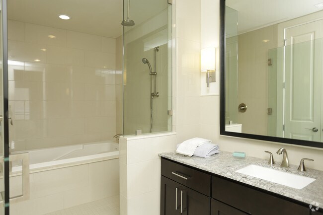 1BR,1BA - 849SF - BATHROOM - Uptown by Onni