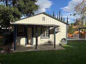 Building Photo - 1445 E Woodbury Rd