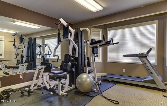 Building Photo - 42 Renaissance Ln