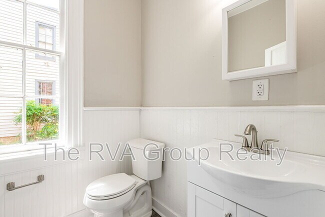 Building Photo - 607 N 27th St