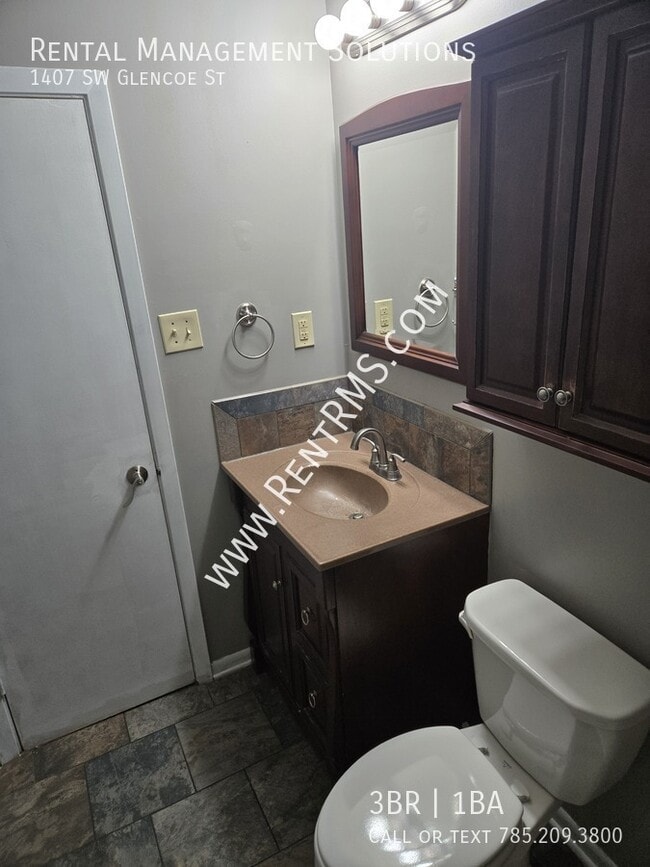 Building Photo - 1407 SW Glencoe St