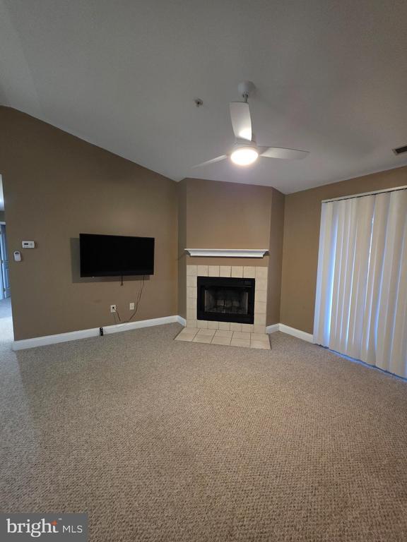 Building Photo - 2809 Waters Edge Dr