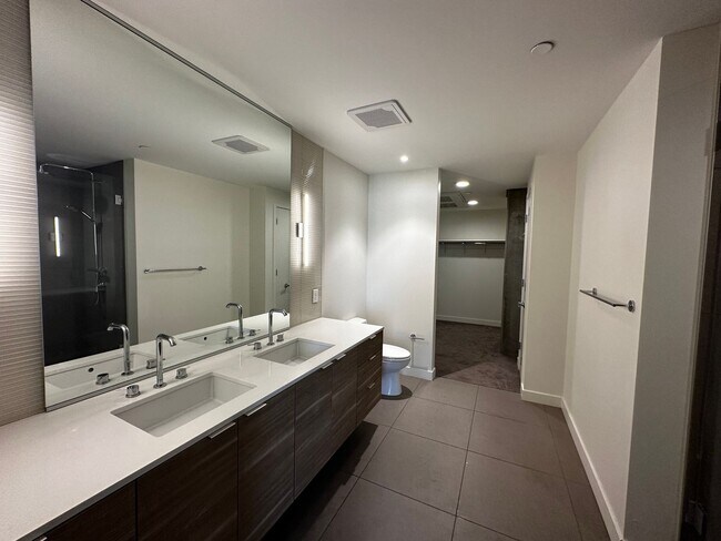 Building Photo - Contour on Campbell 1 bed 1.5 bath condo