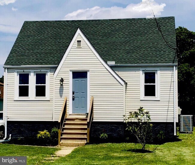 Building Photo - 822 Wise Ave