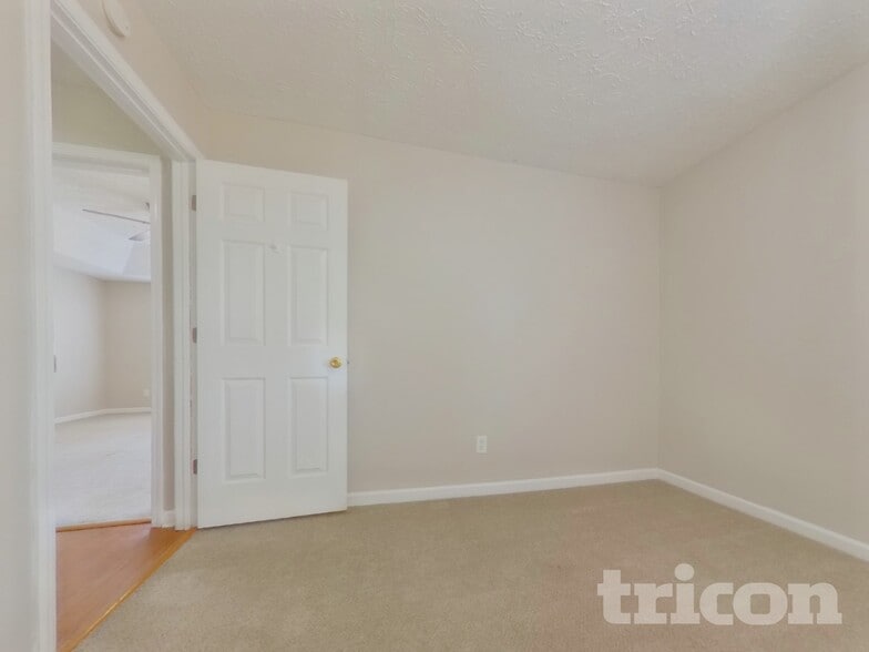 Building Photo - 420 Austin Dr