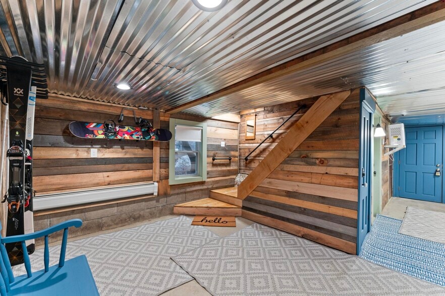 Mud Room - 663 Depot St