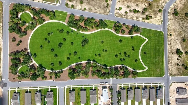 Building Photo - 39 Bluebeech St