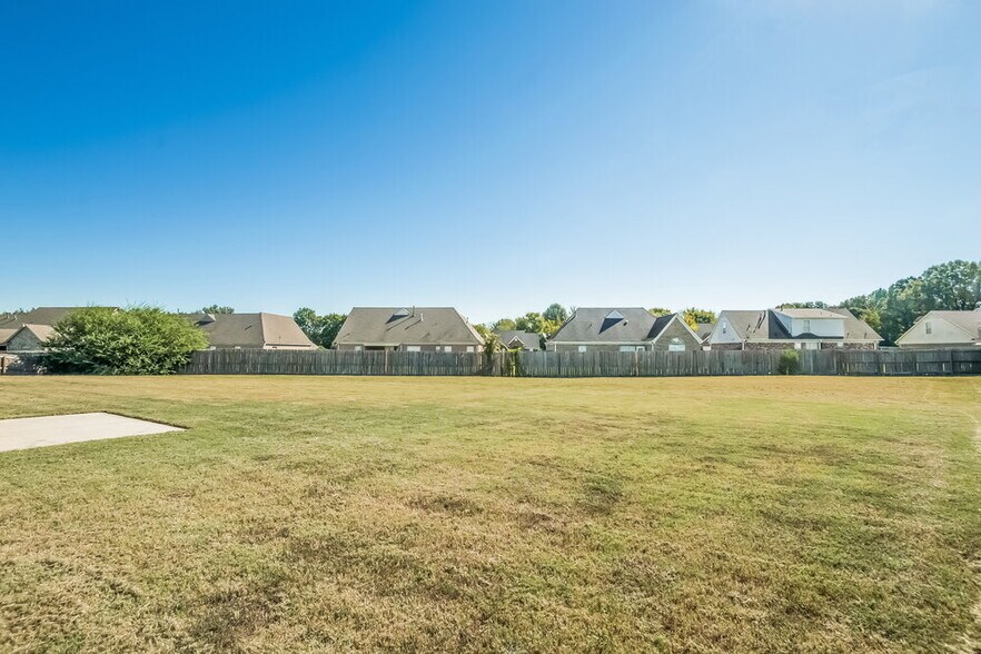 Building Photo - 2729 Miner Cove