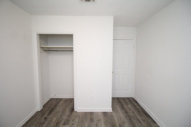 Building Photo - Central Pensacola 3-Bedroom Home Near Mall...