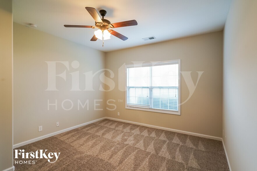 Building Photo - 1305 Marcy Ct