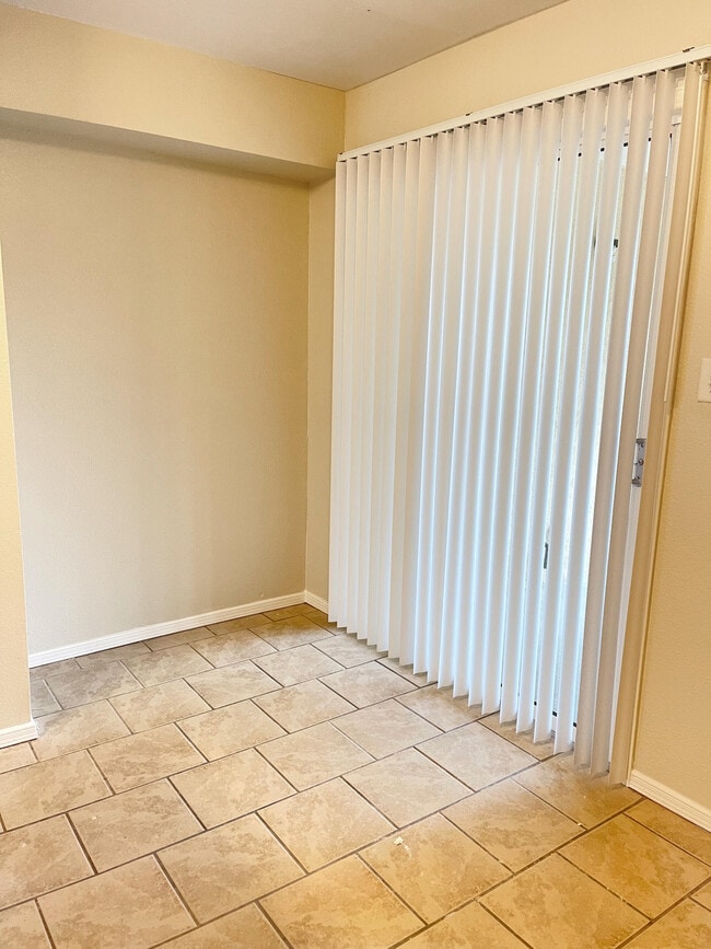 Building Photo - 4016 Moonlight Ave