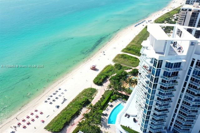 Building Photo - 6515 Collins Ave