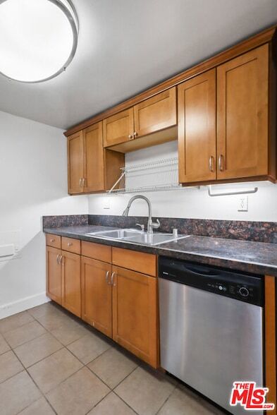 Building Photo - 10982 Roebling Ave