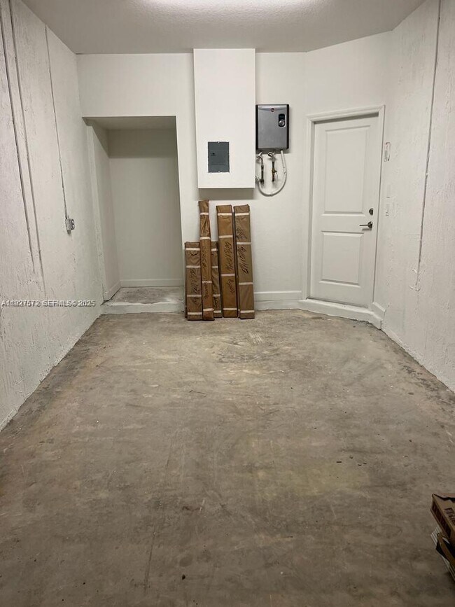 Building Photo - 2281 NW 131st Cir