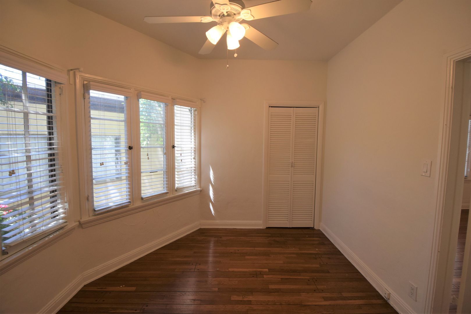 Building Photo - 2062 Argyle Ave