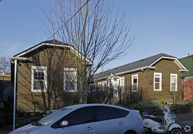 Building Photo - THE BUNGALOWS (condos)