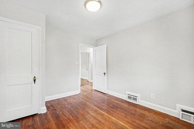 Building Photo - 828 St Dunstans Rd