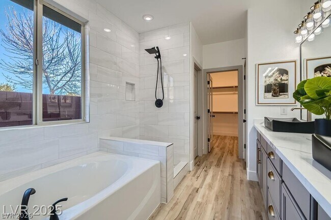 Building Photo - 5873 Skyfall Ct